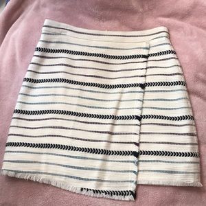 knit mini skirt with fringe, by LOFT sz 2